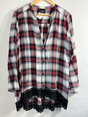 Wallpapher Red Black White Plaid Button-Down Tunic with Lace Hem